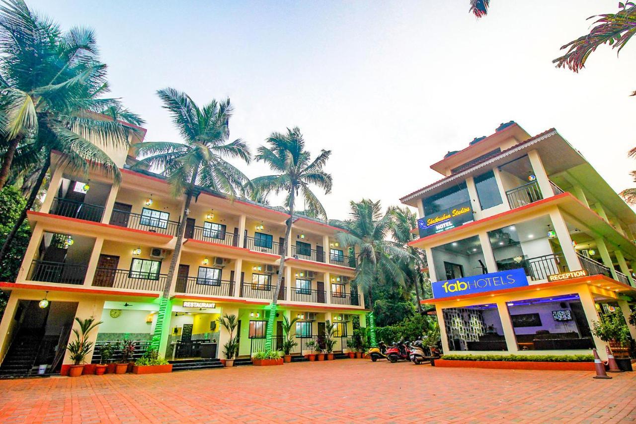 Fabescape Sk Studios With Pool & Gym, Arpora Eski Goa Dış mekan fotoğraf