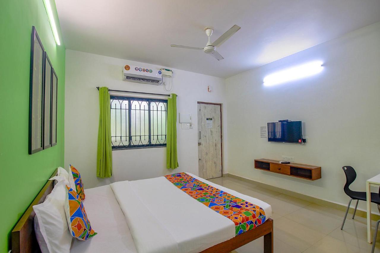 Fabescape Sk Studios With Pool & Gym, Arpora Eski Goa Dış mekan fotoğraf