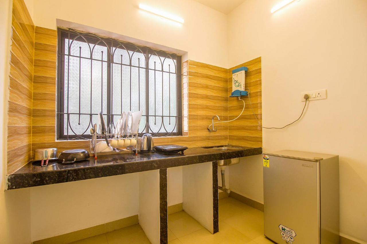 Fabescape Sk Studios With Pool & Gym, Arpora Eski Goa Dış mekan fotoğraf