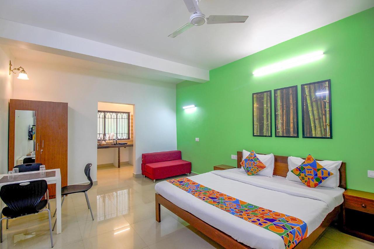 Fabescape Sk Studios With Pool & Gym, Arpora Eski Goa Dış mekan fotoğraf