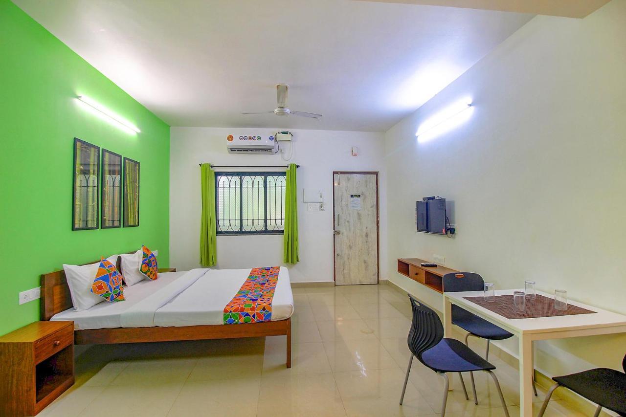 Fabescape Sk Studios With Pool & Gym, Arpora Eski Goa Dış mekan fotoğraf