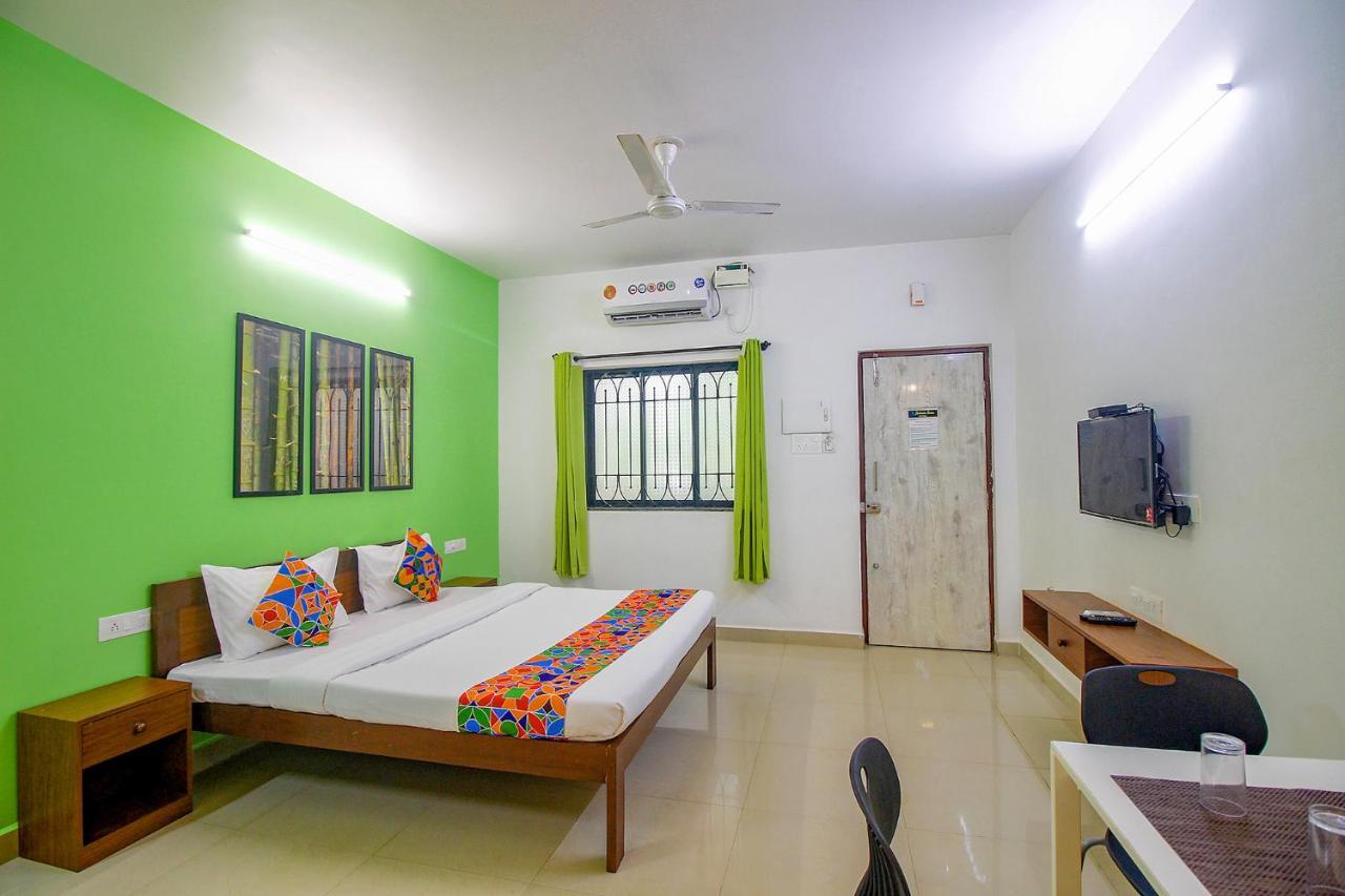 Fabescape Sk Studios With Pool & Gym, Arpora Eski Goa Dış mekan fotoğraf