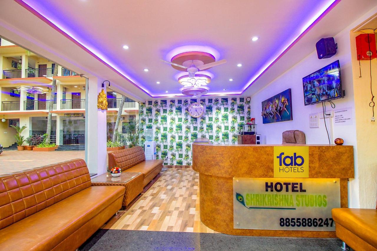Fabescape Sk Studios With Pool & Gym, Arpora Eski Goa Dış mekan fotoğraf