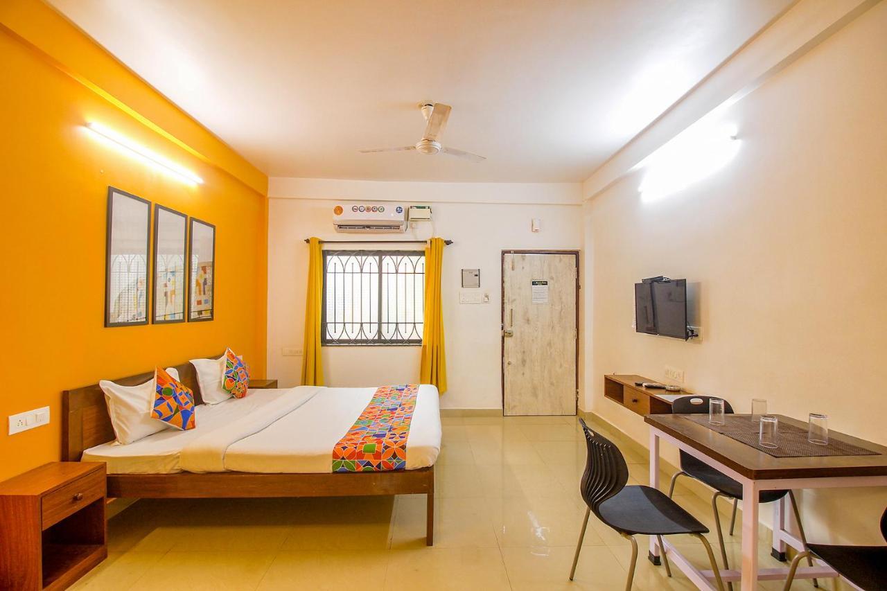 Fabescape Sk Studios With Pool & Gym, Arpora Eski Goa Dış mekan fotoğraf