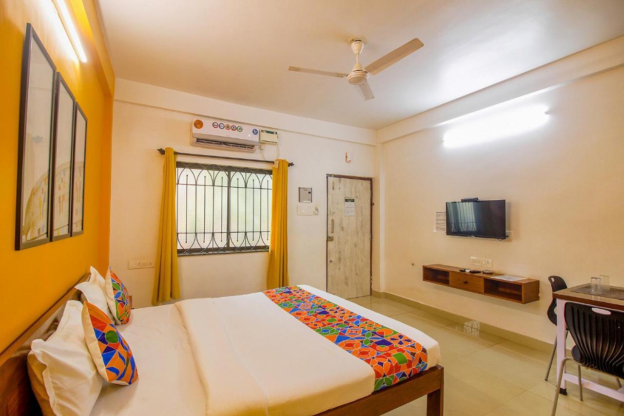 Fabescape Sk Studios With Pool & Gym, Arpora Eski Goa Dış mekan fotoğraf
