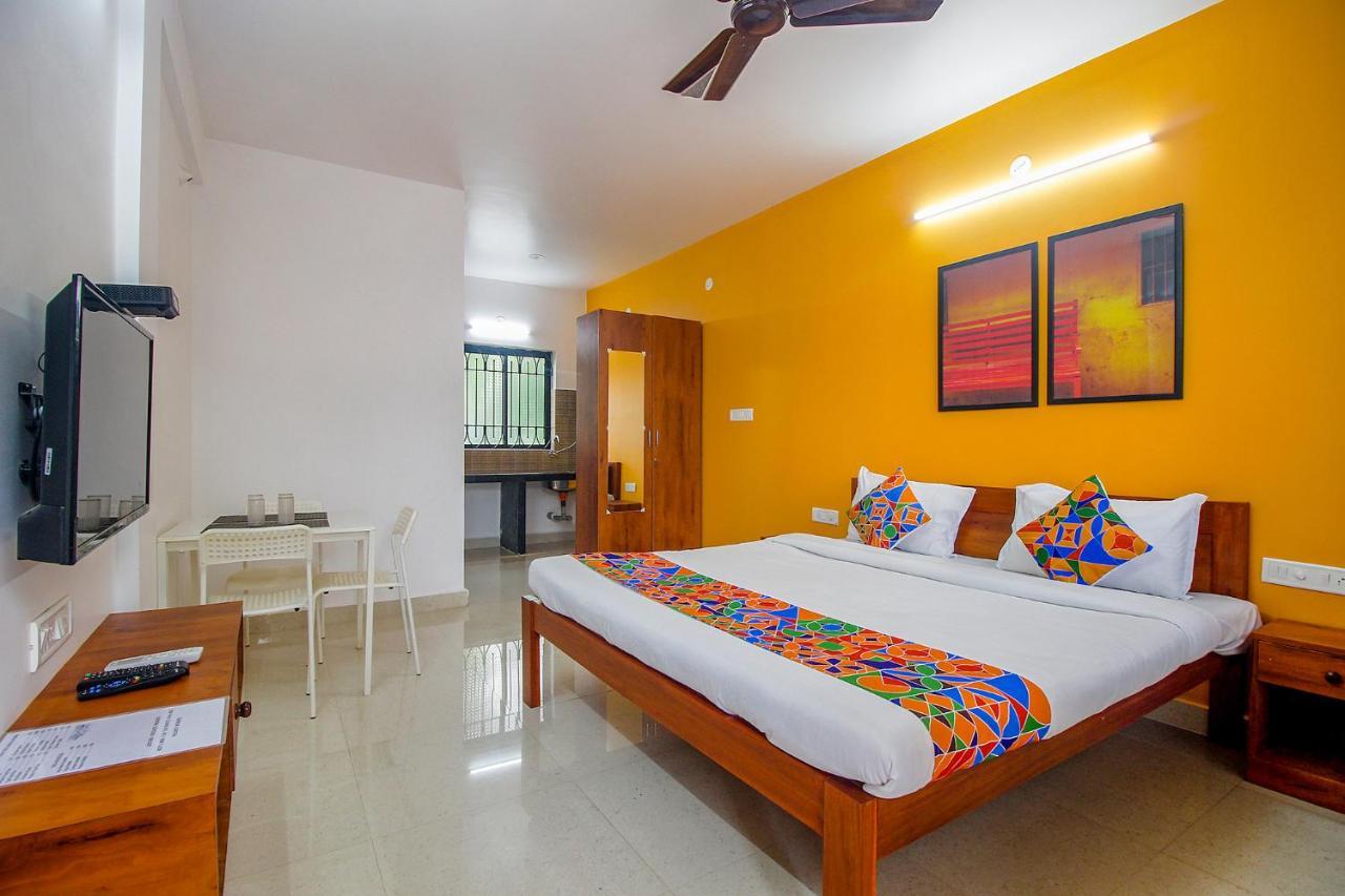 Fabescape Sk Studios With Pool & Gym, Arpora Eski Goa Dış mekan fotoğraf