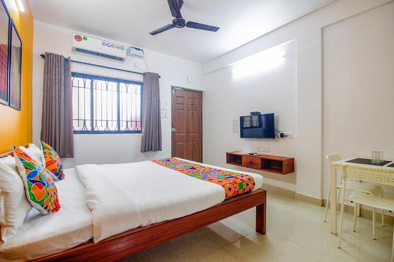 Fabescape Sk Studios With Pool & Gym, Arpora Eski Goa Dış mekan fotoğraf