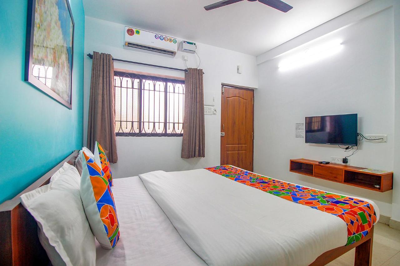 Fabescape Sk Studios With Pool & Gym, Arpora Eski Goa Dış mekan fotoğraf