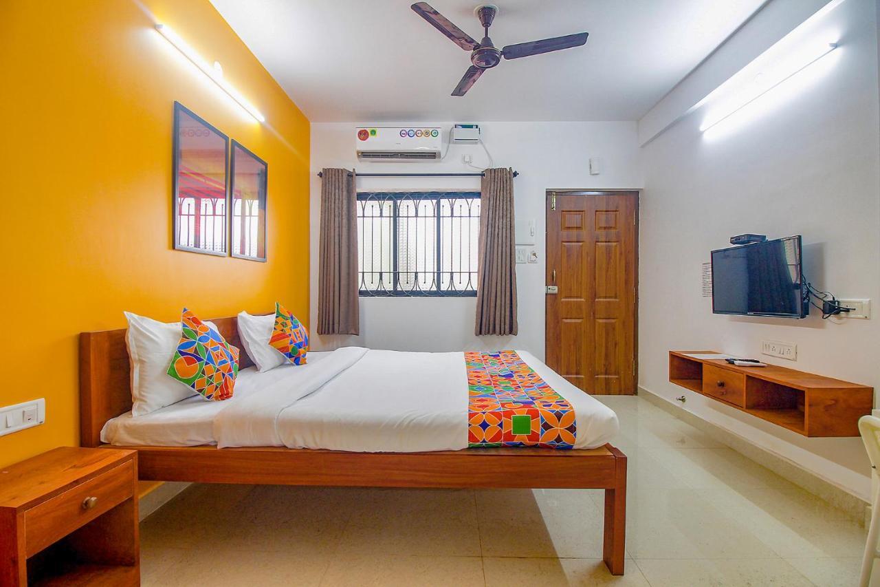 Fabescape Sk Studios With Pool & Gym, Arpora Eski Goa Dış mekan fotoğraf