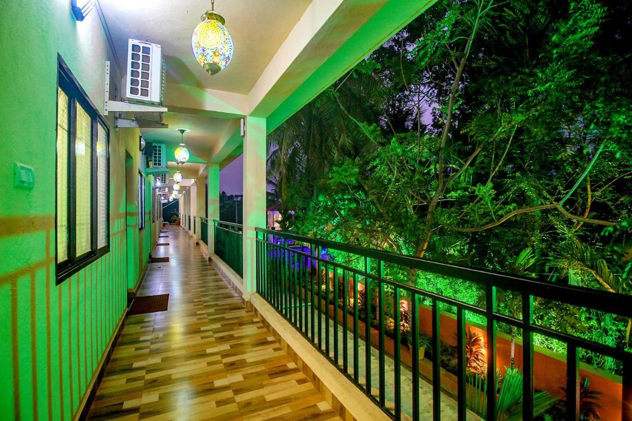 Fabescape Sk Studios With Pool & Gym, Arpora Eski Goa Dış mekan fotoğraf
