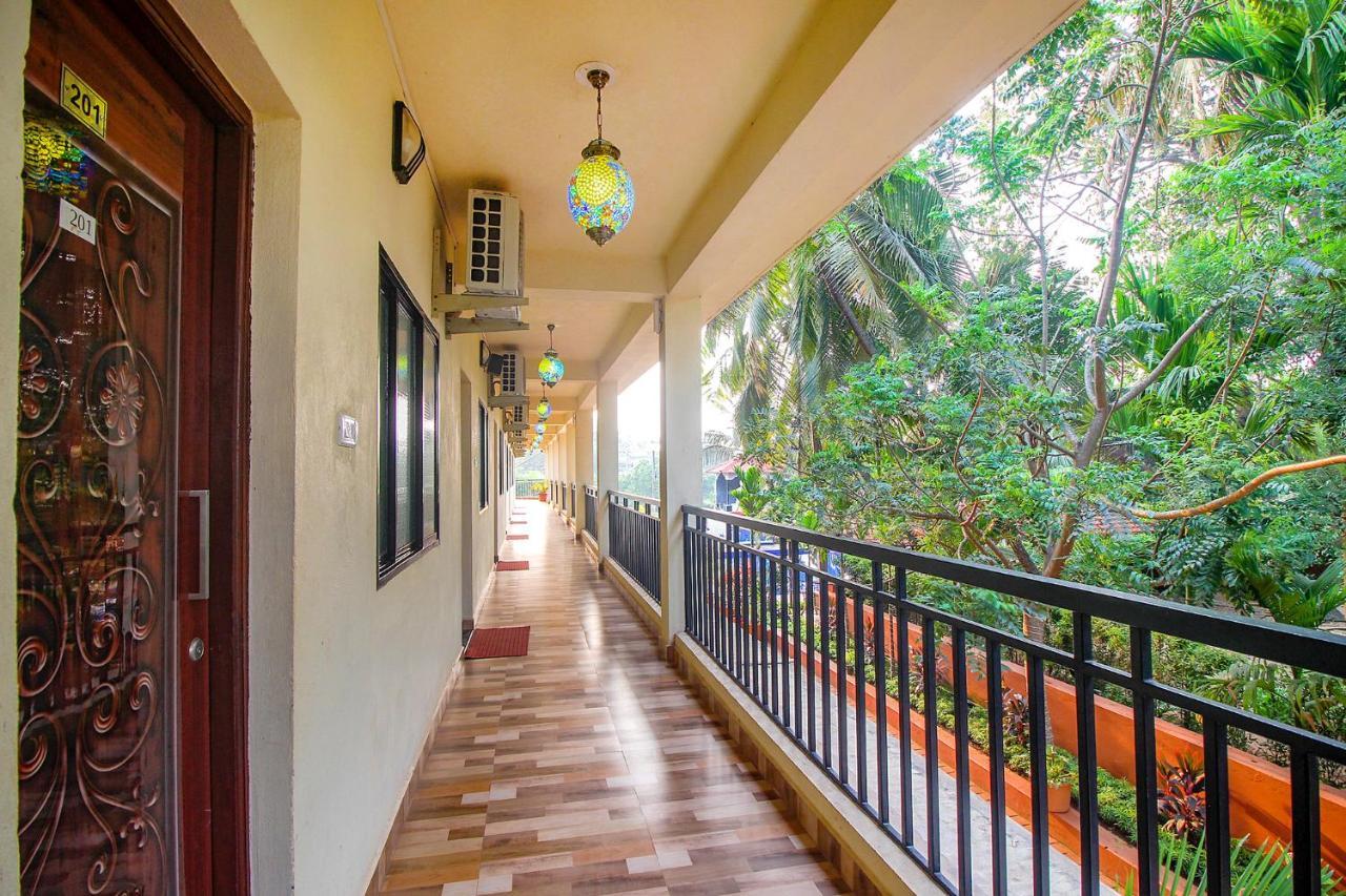 Fabescape Sk Studios With Pool & Gym, Arpora Eski Goa Dış mekan fotoğraf